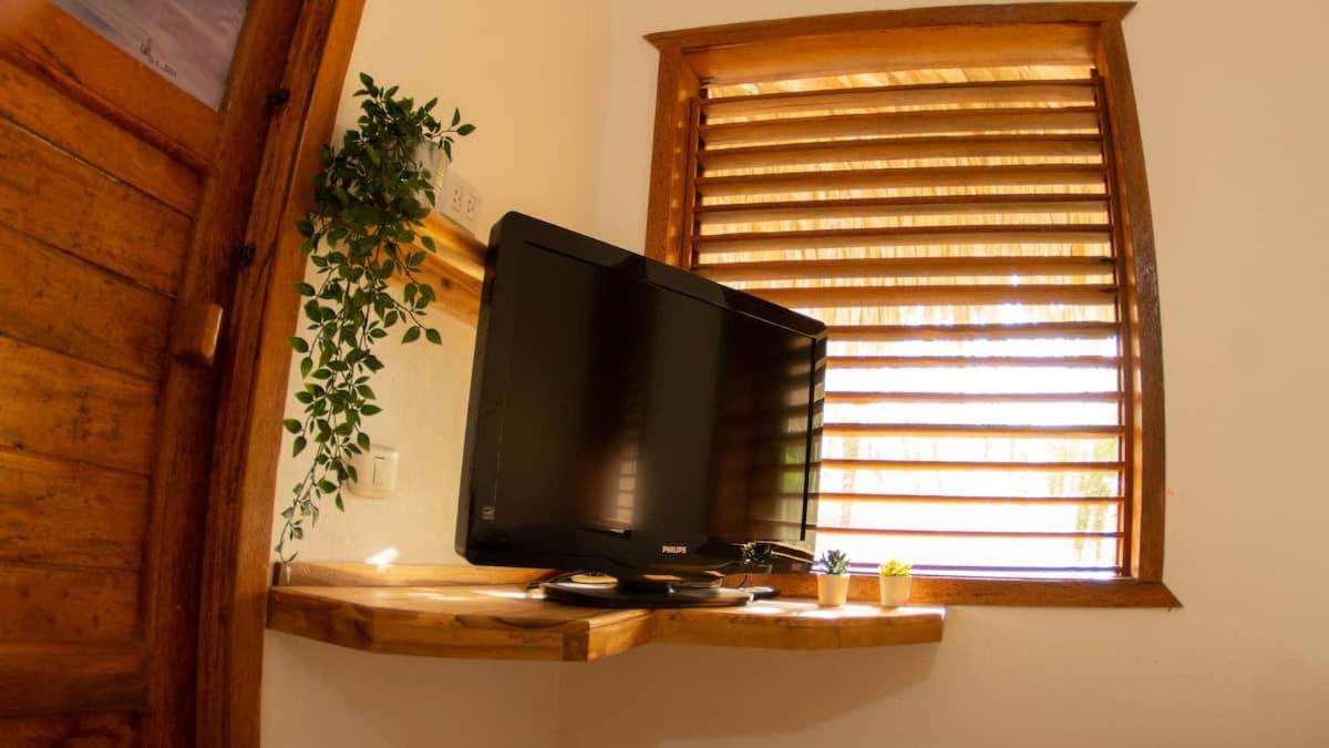 El Jardin Del Coco, Apartamento 14 - Near La Playita Beach لاس غاليراس المظهر الخارجي الصورة