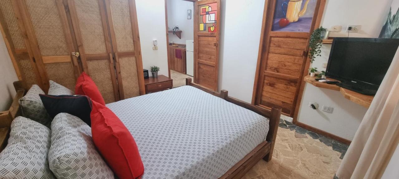 El Jardin Del Coco, Apartamento 14 - Near La Playita Beach لاس غاليراس المظهر الخارجي الصورة